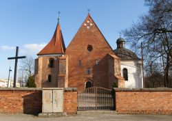 Chiesa di San Giovanni di Gerusalemme a Poznan, Polonia - Gravemente danneggiata durante la battaglia di Poznan nel 1945 e restaurata alcuni anni più tardi, questa chiesa cattolica romana ...