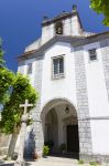 Una chiesa di Sintra. Il Portogallo è un paese a maggioranza cattolica e ovunque è possibile visitare le tante chiese sparse nel suo territorio - foto © Mikadun / Shutterstock.com
 ...