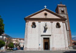 La Chiesa madre dedicata a San Michele Arcangelo, è la chiesa parrocchiale più importante  a Trecchina in Basilicata. Si trova nella centrale Piazza del Popolo - © Mi.Ti. ...