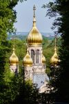 La chiesa russo-ortodossa sul Neroberg a Wiesbaden, Germania. Le cupole d'oro e le suggestive icone russe che ne decorano l'interno la rendono uno degli edifici religiosi più ...