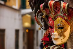 Chioggia, Veneto: una maschera di carnevale