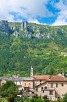 Città medievale di Florac, Francia. Le splendidie colline ricche di vegetazione e natura rigogliosa fanno da cornice a questa terra di confine dove si racchiudono storia e tradizione.



 ...