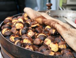 Civitella Roveto, Abruzzo: la sagra della castagna lungo le antiche rue