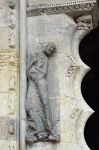 Colonna con basso rilievo all'ingresso dell'abbazia di San Pietro, Moissac (Francia).

