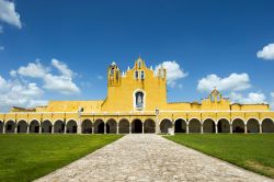 Convento di San Antonio de Padua a Izamal, Messico. Noto anche come convento di Nostra Signora di Izamal, questo edificio religlioso appartiene all'ordine francescano - © Luna Vandoorne ...