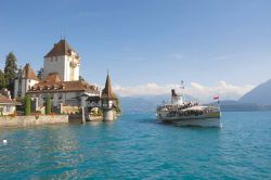 Crociera sul Thunersee, il lago su cui si affaccia Thun in Svizzera - © Ente Turismo Svizzera