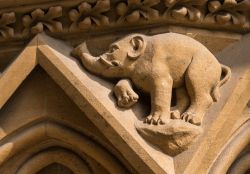 Dettaglio degli intagli della cattedrale gotica di Santo Stefano a Metz, Francia.



