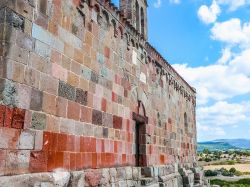 Dettaglio delle pietre della storica Chiesa di San Lussorio a Fordongianus, Sardegna