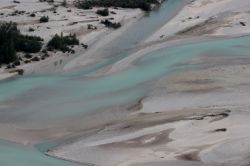 Un bel panorama sul fiume Tagliamento nei pressi di Venzone, Friuli Venezia Giulia, Italia. La cittadina sorge alla confluenza fra la valle del Tagliamento e quella di Canal del Ferro.



 ...