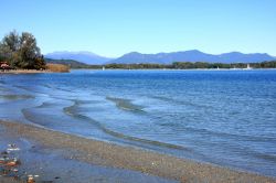 Dormelletto: la spiaggia sul Lago Maggiore (Piemonte) - © Alessandro Vecchi - CC BY-SA 3.0, Wikipedia