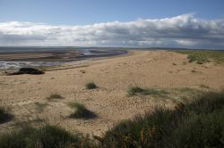 Dornoch, una delle spiagge che si affacciano sul Mare del Nord, Scozia. Il suggestivo scenario naturale offerto da questo territorio del Regno Unito.



