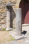 Due colonne al castello di Lagopesole, Basilicata.

