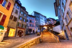 Escaliers du Marché a Losanna, Svizzera. E' uno dei luoghi più pittoreschi della città svizzera: la sua esistenza è menzionata già dal XIII° secolo ...