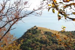 Escursione sulle colline di Manerba, con vista sul lago di Garda - © Mattia Mazzucchelli / Shutterstock.com