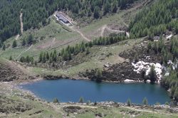 Escursione tra le montagne della Valtellina, ci troviamo nei pressi dell'Alpe Colina, nei dintorni di Postalesio, in  Lombardia - © www.comune.postalesio.so.it