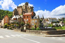 Estaing, Midi Pirenei, uno dei villaggi piu belli di Francia. Questo piccolo Comune rurale ha saputo mantenere e valorizzare il proprio patrimonio culturale e storico.
