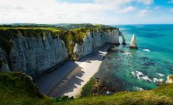 Le falesie di Etretat in Normandia  - © yari2000 / Shutterstock.com