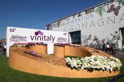 Fiera di Verona: Vinitaly, la manifestazione sul vino si svolge in primavera. - © Michele Perbellini / Shutterstock.com