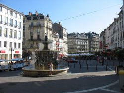 Fontana di Place Grenette a Grenoble, Francia.
