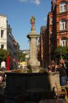 La fontana in Große Straße, nel centro di Flensburg, città tedesca di 90.000 abitanti nello stato dello Schleswig-Holstein - © Kev Gregory / Shutterstock.com