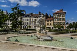 Fontana in Piazza della Liberazione nella città di Troyes, Francia.
