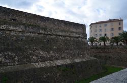 La fortezza di Ajaccio, tutt'ora sede militare, nella Cittadelle, cuore della città