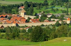 Glorenza è probabilmente il miglior esempio di città fortificata dell'Alto Adige. Questa località ebbe origine come centro strategico di confine e luogo di scambi commerciali ...