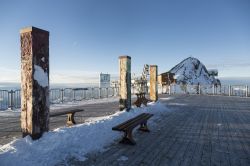 Ghiacciao di Hintertux dall'alto, Austria. Il panorama sulle Alpi di Zillertal è mozzafiato.
