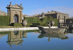 Un particolare del raffinato giardino manieristico di Villa Lante presso Bagnaia (Viterbo).