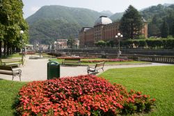 Giardino nel centro di San Pellegrino Terme, famosa per le sue acque curative, ricche di sali