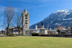 Gita nel centro antico di Aosta, il capoluogo della Valle d'Aosta sulle Alpi