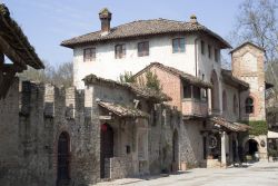 Mura medievali di Grazzano Visconti, Piacenza ...