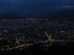 Grenoble vista  panoramica dalla cima della Bastiglia (Francia).
