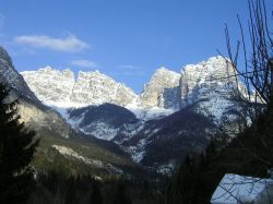 Il gruppo del Bosconero fotografati da Forno di Zoldo in Veneto - © Piave - it.wikipedia - CC BY-SA 3.0,