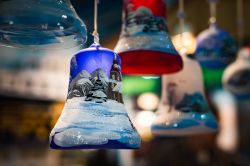 Un particolare di una bancarella ai Mercatini di Natale a Castello di Godego - © Vagabondivan / Shutterstock.com
