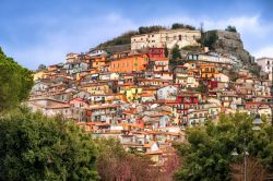 Il borgo di Rocca di Papa il villaggio sui Castelli Romani alle porte di Roma - © Boris Stroujko / Shutterstock.com