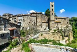 Il borgo di Ronciglione nel Lazio - © Leoks / Shutterstock.com