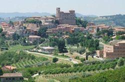 Il borgo di Roncofreddo in Emilia-Romagna