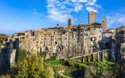 Il borgo di Vitorchiano, uno dei più belli della Tuscia, nella provincia di Viterbo