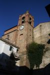 Il massiccio campanile della Chiesa di San Donato a Terricciola - © Mongolo1984 - CC BY-SA 3.0, Wikipedia