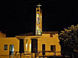 Il campanile restaurato della Chiesa dell'Assunta a Nizza di Sicilia - © Francesco Lipari, CC0, Wikipedia