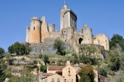 Il Castello di Bonaguil una delle attrazioni in Aquitania, Francia