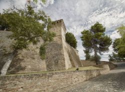 Il castello di Montegridolfo in Emilia Romagna - © Buimichele - CC BY-SA 4.0, Wikipedia