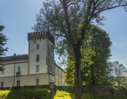 Il Castello di Monteruzzo si trova vicino a Castiglione Olona, in provincia di Varese - © Claudio Giovanni Colombo / Shutterstock.com