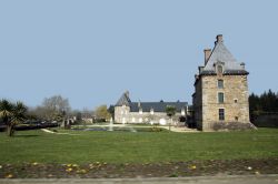 Il castello di Montgomery nel villaggio di Ducey-les-Cheris, Normandia (Francia). Monumento storico dal 1923, è celebre per la sua scalinata monumentale.
