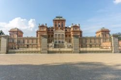 Il Castello di Racconigi in estate, siamo in provincia di Cuneo in Piemonte