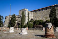 Il castello di San Giusto e il Foro Romano di Trieste, Friuli Venezia Giulia.
