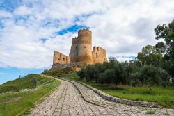 Il castello medievale di Mazzarino a Caltanissetta, siamo nel cuore della Sicilia