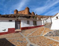 Il Castillo di La Calahorra fotografato dal centro città