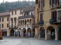 Il centro storico di Gavardo in Lombardia, provincia di Brescia - © Massimo Telò, CC BY-SA 3.0, Wikipedia